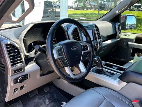 Used 2019 Ford F150 Lariat w/ Equipment Group 502A Luxury AWD/4WD image 4