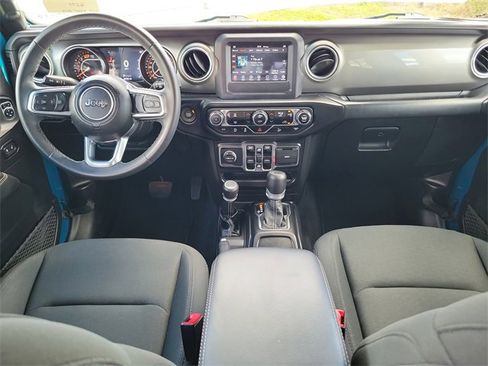 Used 2019 Jeep Wrangler Unlimited Sahara image 12