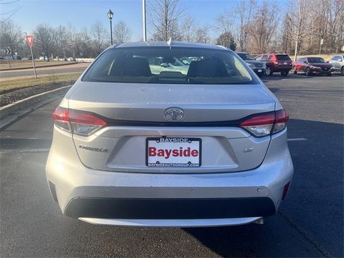 Used 2022 Toyota Corolla LE image 32