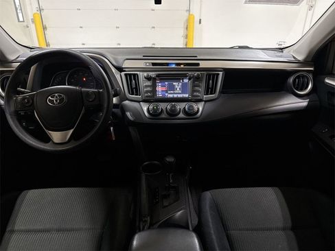 Used 2014 Toyota RAV4 LE image 10