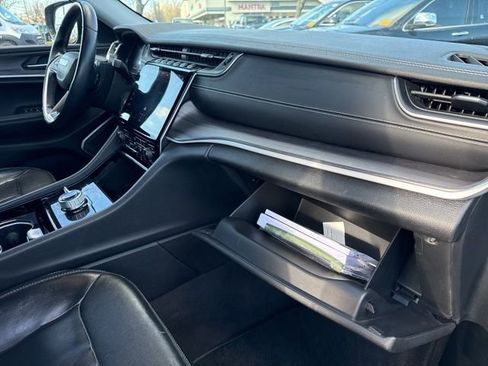 Used 2022 Jeep Grand Cherokee Limited image 27