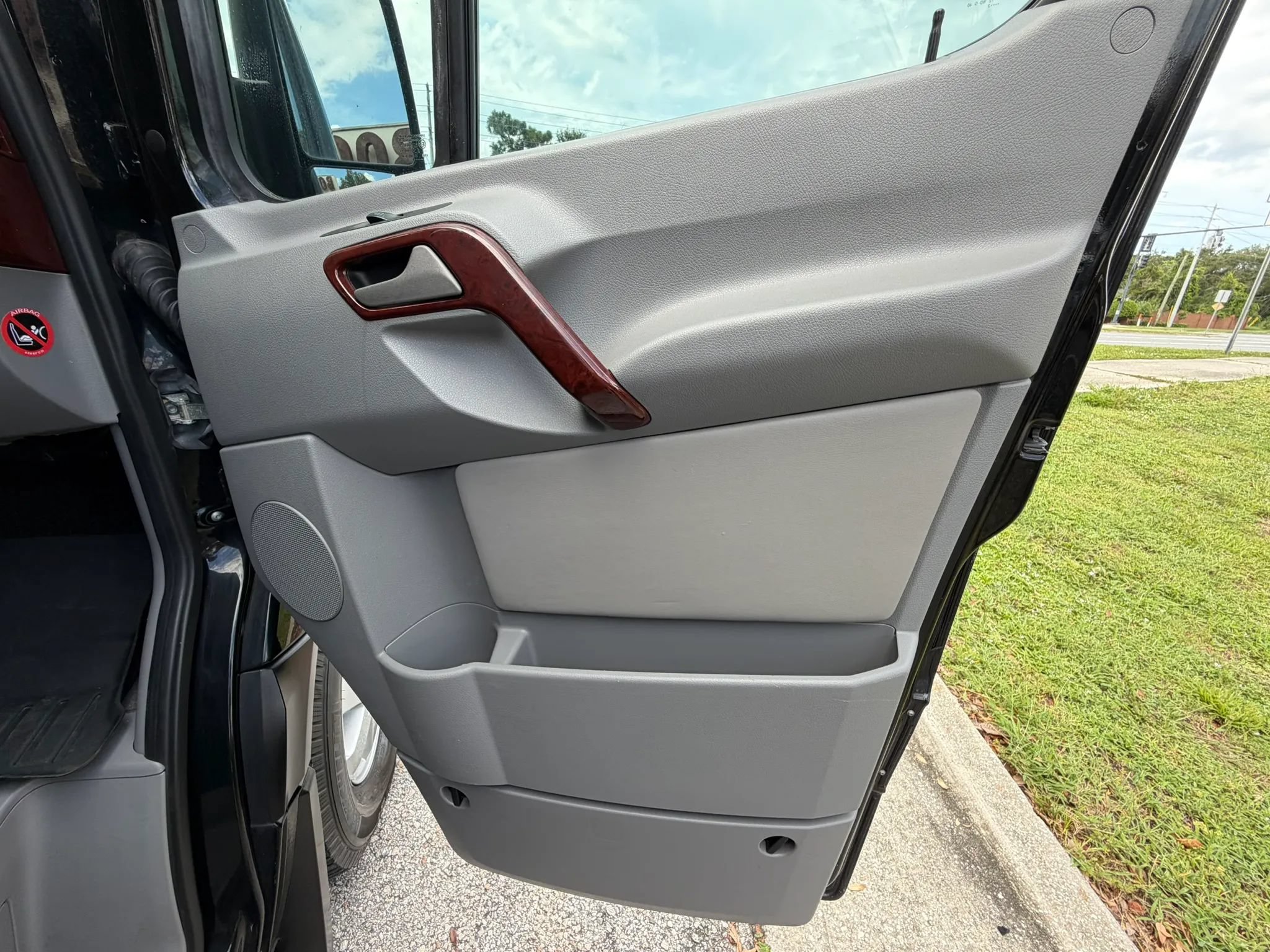 Used 2012 Mercedes-Benz Sprinter 2500 image 45