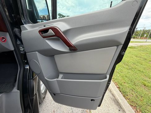 Used 2012 Mercedes-Benz Sprinter 2500 image 45
