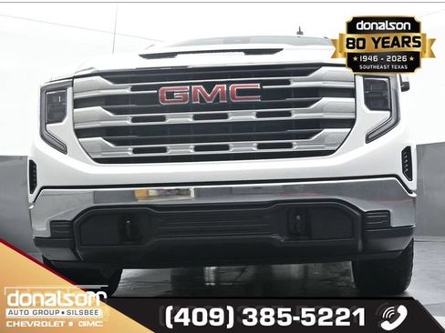 Used 2025 GMC Sierra 1500 SLE w/ X31 Off-Road Package AWD/4WD image 16
