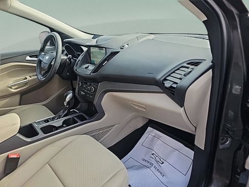 Used 2019 Ford Escape SE image 24