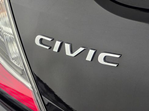 Used 2018 Honda Civic EX image 13