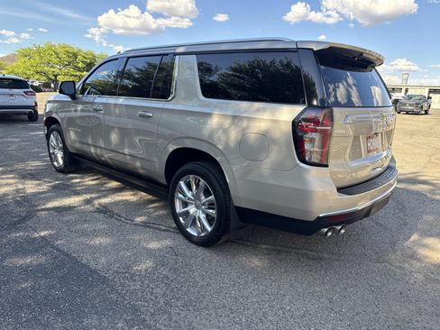 Used 2023 Chevrolet Suburban High Country AWD/4WD image 5