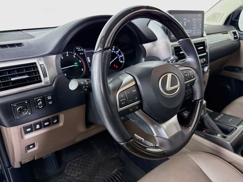 Certified 2022 Lexus GX 460 Luxury w/ Off Road Package AWD/4WD image 9