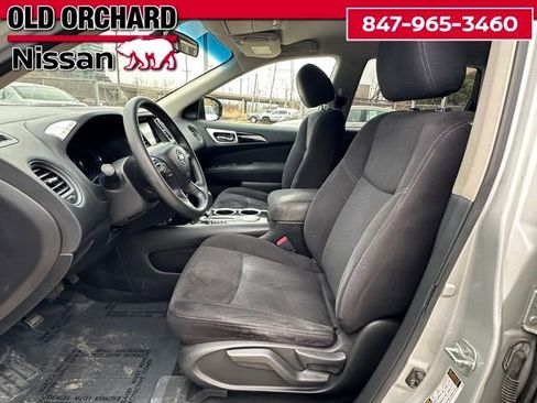Used 2014 Nissan Pathfinder S image 8