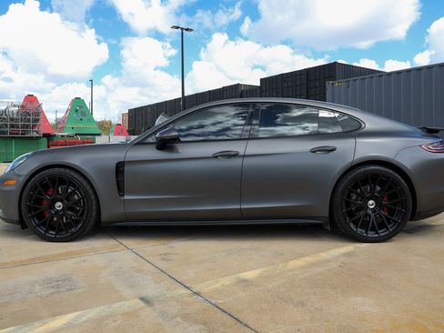 Used 2018 Porsche Panamera 4 image 8