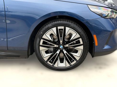 New 2026 BMW i5 eDrive40 w/ Premium Package image 10