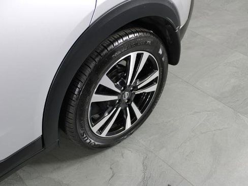 Certified 2020 Nissan Kicks SV image 12