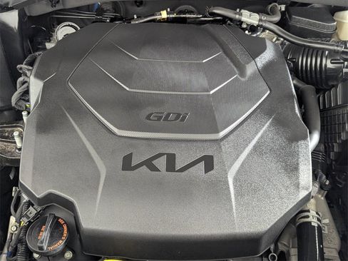 Used 2022 Kia Telluride LX image 10