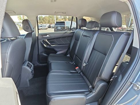 Used 2024 Volkswagen Tiguan SE FWD image 14