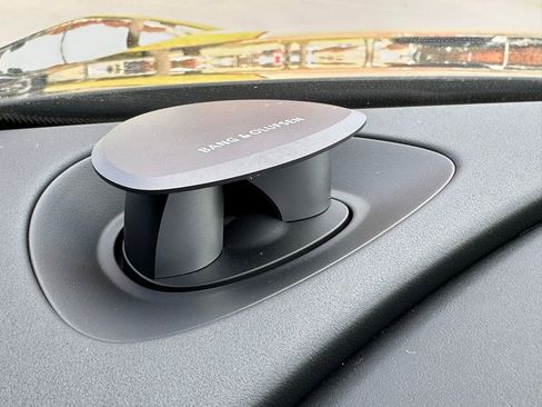 Used 2025 Genesis G90 3.5T image 29