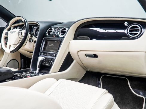 Used 2017 Bentley Continental GT image 18