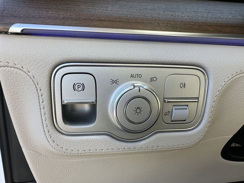 New 2026 Mercedes-Benz GLS 450 4MATIC image 37