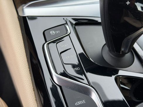 Used 2018 BMW 530e image 19