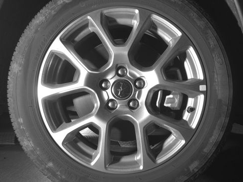 Used 2025 Jeep Compass Limited image 13