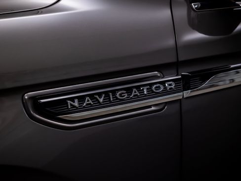 Used 2022 Lincoln Navigator L Black Label AWD/4WD image 15