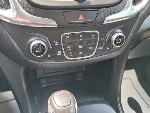 Used 2020 Chevrolet Equinox LT w/ Driver Convenience Package FWD image 22