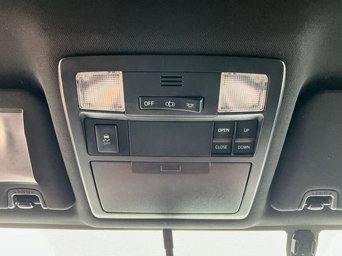 Used 2016 Toyota Tacoma TRD Sport image 17