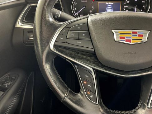 Used 2020 Cadillac XT5 Premium Luxury FWD image 12