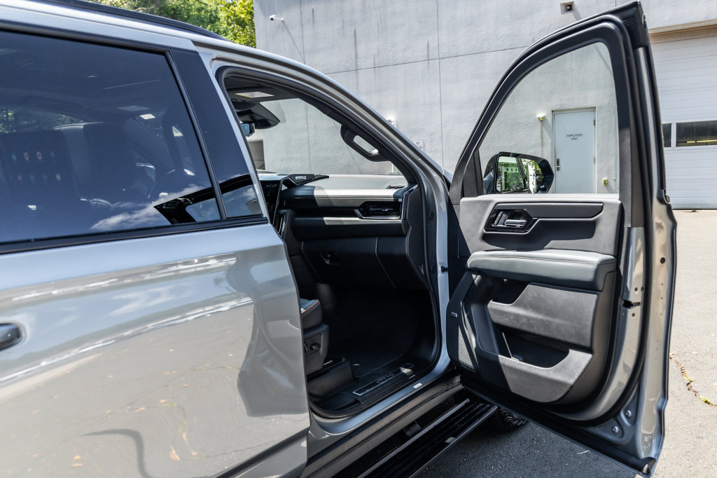 Used 2026 GMC Yukon AT4 w/ AT4 Premium Plus Package AWD/4WD image 18