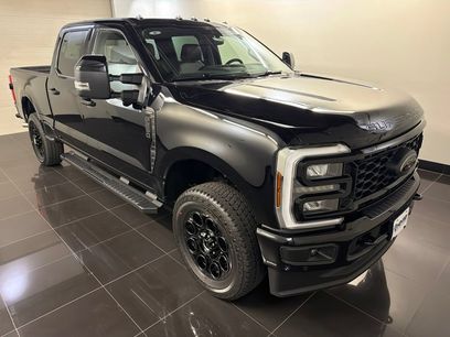 New 2026 Ford F250 Lariat w/ Black Appearance Package