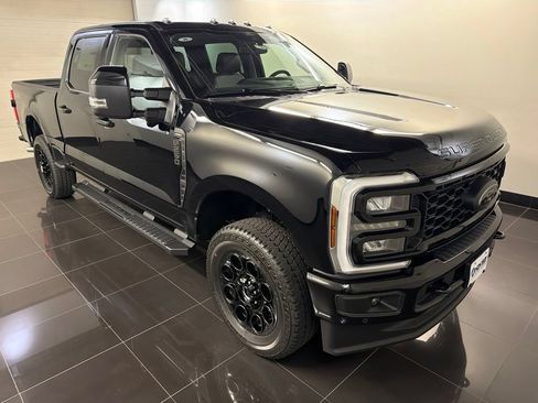 New 2026 Ford F250 Lariat w/ Black Appearance Package AWD/4WD image 1