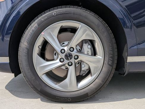New 2026 Genesis GV70 2.5T Advanced AWD/4WD image 9