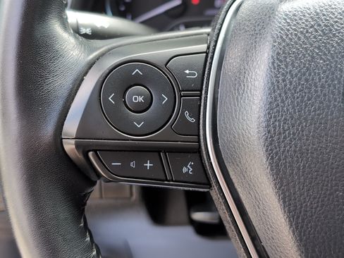 Used 2019 Toyota Camry SE FWD image 19