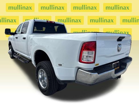 Used 2023 RAM 3500 Tradesman w/ Chrome Appearance Group AWD/4WD image 8