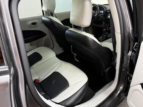 Used 2018 Jeep Compass Limited w/ Navigation Group AWD/4WD image 41
