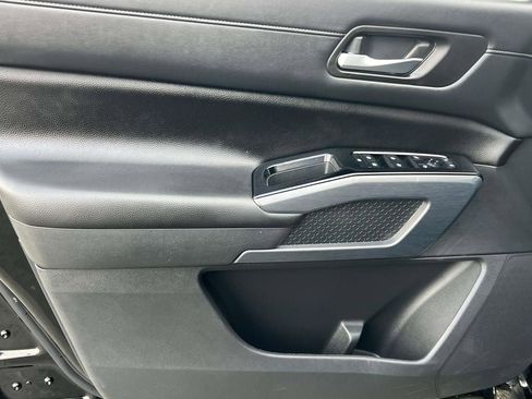 Certified 2024 Nissan Pathfinder SL image 27