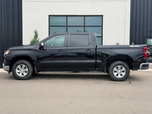 Used 2024 Chevrolet Silverado 1500 LT w/ Convenience Package II AWD/4WD image 2