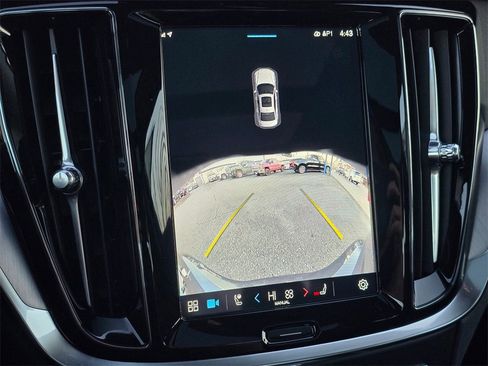 Used 2025 Volvo S60 B5 Core image 29