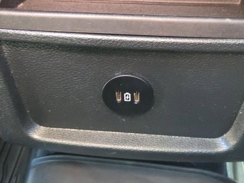 Used 2024 Ford Edge SE w/ Black Appearance Package image 22