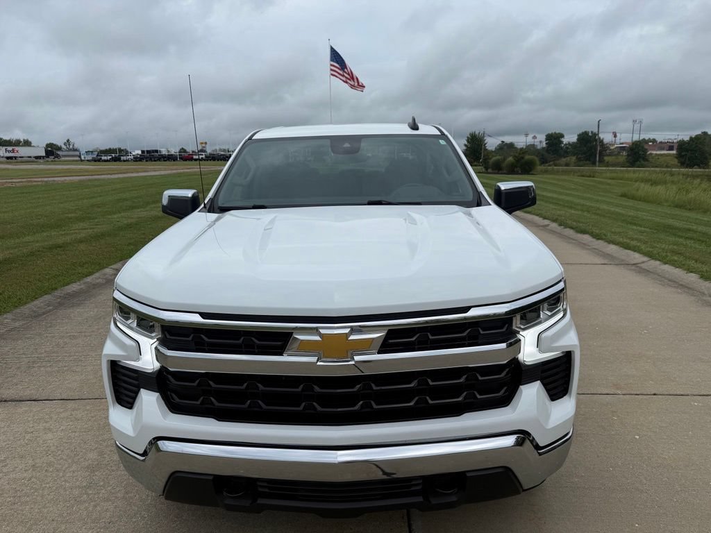 Used 2024 Chevrolet Silverado 1500 LT AWD/4WD image 11