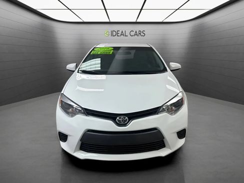 Used 2016 Toyota Corolla LE FWD image 2