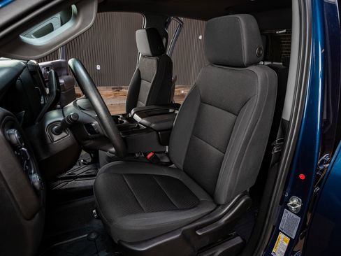 Used 2022 Chevrolet Silverado 2500 Custom w/ Custom Convenience Package image 27