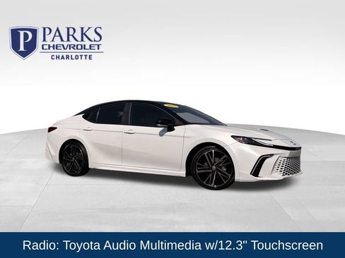 Used 2025 Toyota Camry XSE image 1