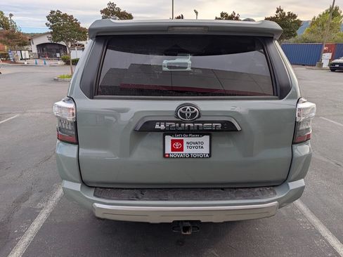 Used 2023 Toyota 4Runner TRD Off-Road Premium w/ Moonroof Package AWD/4WD image 8
