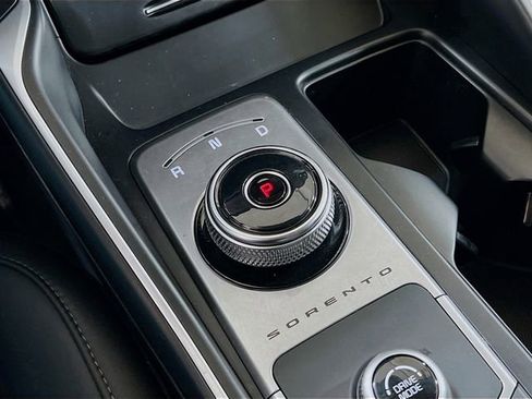 Used 2022 Kia Sorento S FWD image 17