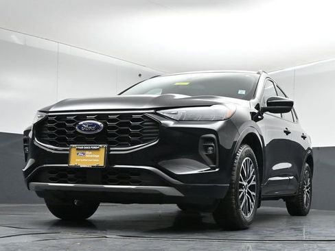 Certified 2024 Ford Escape ST-Line Select w/ Class II Trailer Tow Package AWD/4WD image 39