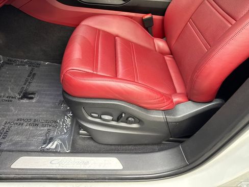 Used 2022 Porsche Cayenne w/ Premium Package AWD/4WD image 25