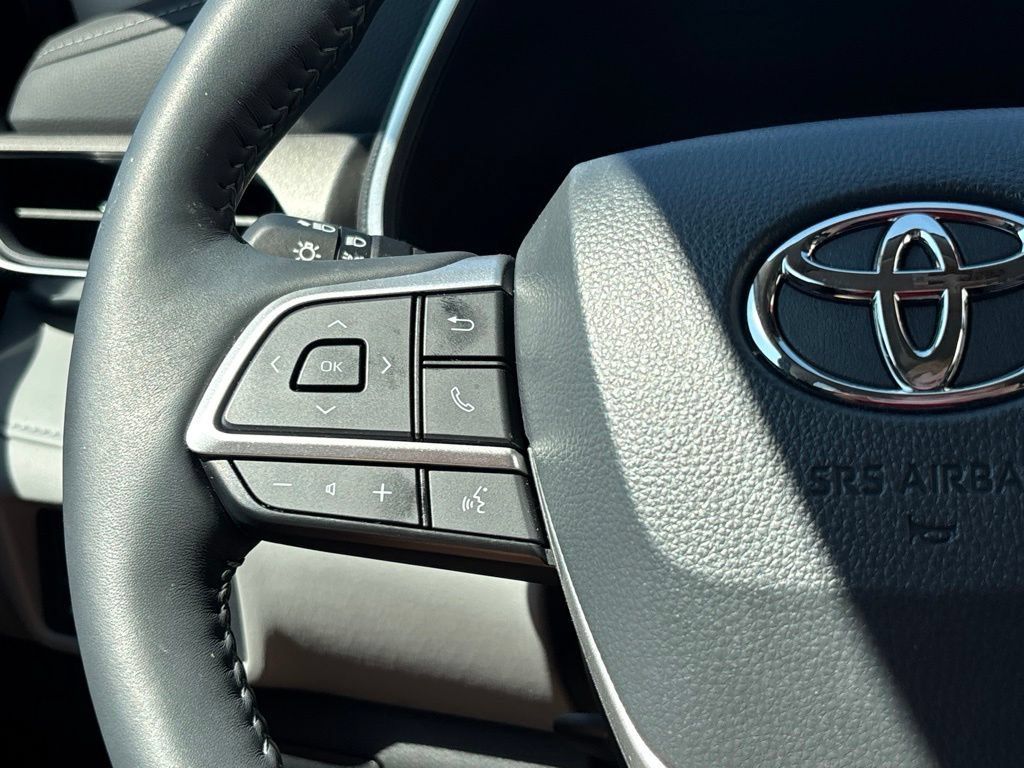 Used 2026 Toyota Highlander Limited AWD/4WD image 22