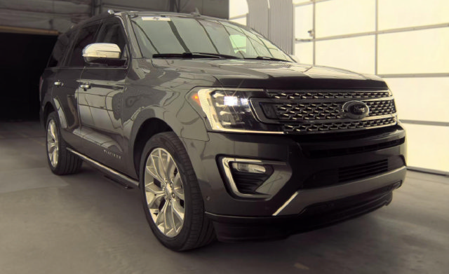 Used 2019 Ford Expedition Platinum RWD image 2