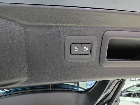 Used 2025 MAZDA CX-50 AWD 2.5 S w/ Premium Package image 37