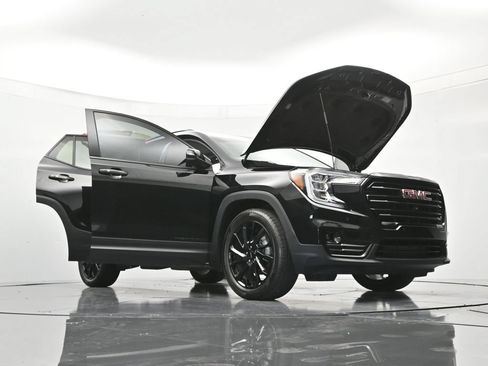 Used 2023 GMC Terrain SLT w/ Tech Package FWD image 50